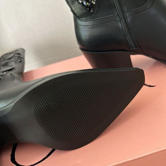 Wild Pair Black Cowboy Boots - Picture 6 of 8